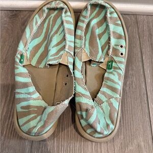 Sanuk Zebra Stripe Moccasins - Mint and Tan